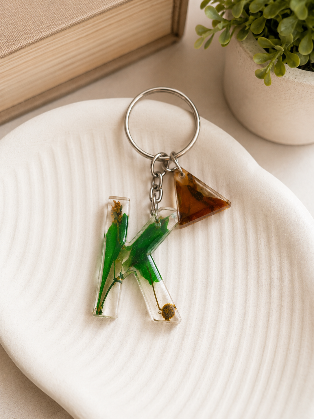 Floral Resin Alphabet Keychain – Personalized Initial Charm with Real Dried Flowers