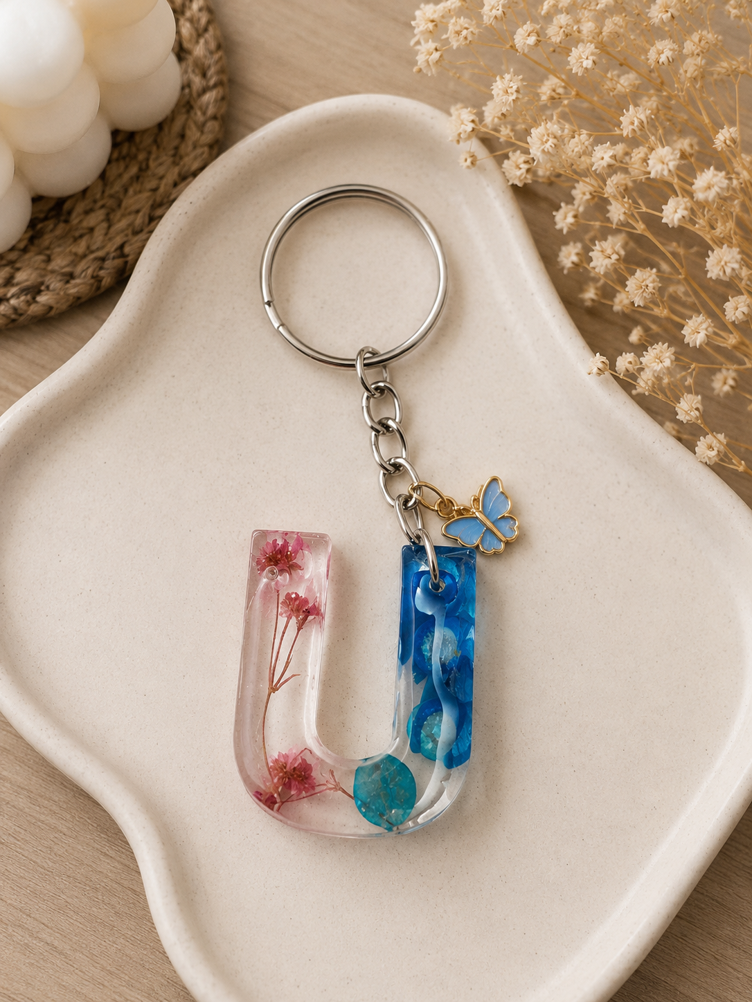 Floral Resin Alphabet Keychain – Personalized Initial Charm with Real Dried Flowers