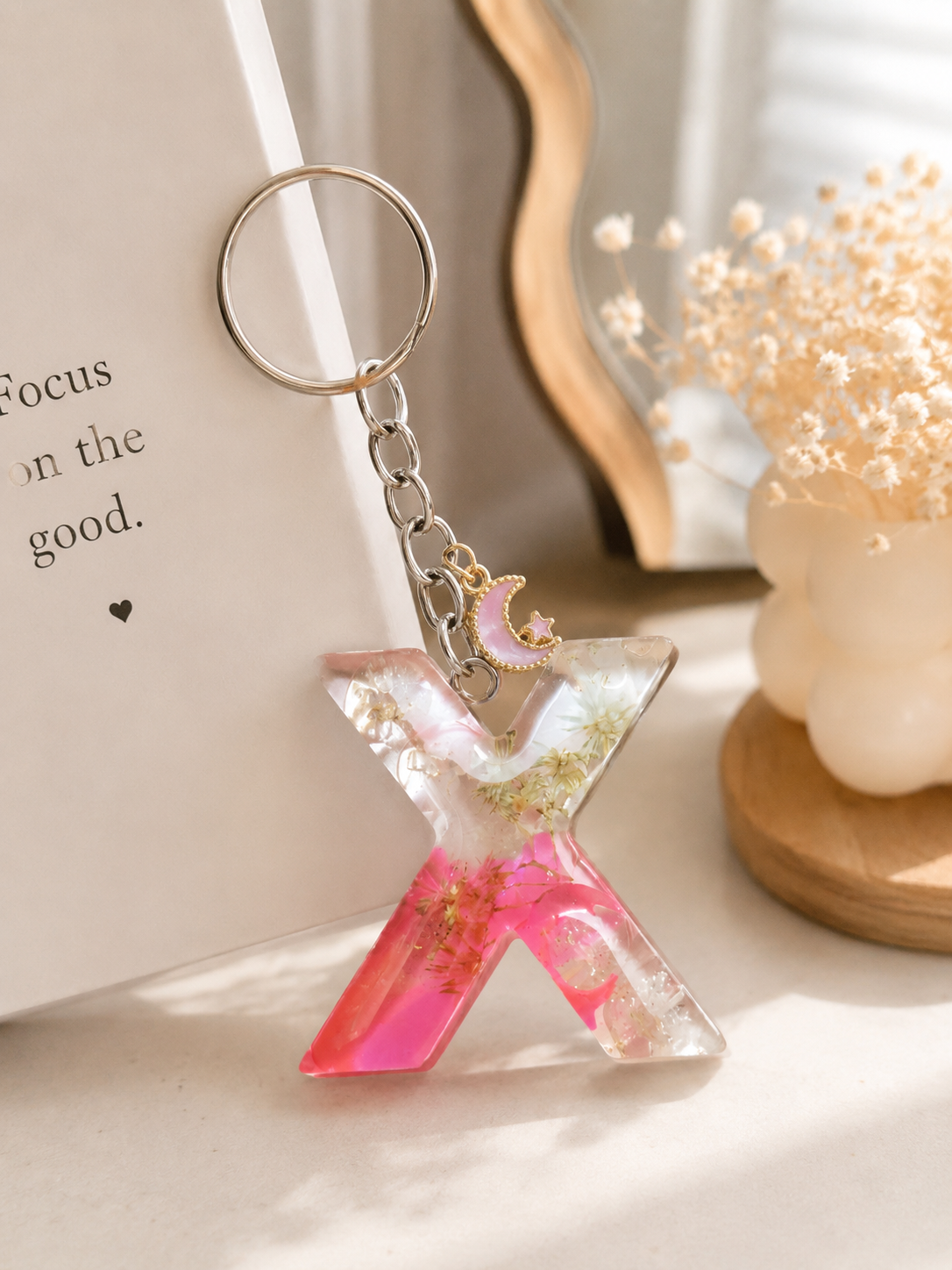 Floral Resin Alphabet Keychain – Personalized Initial Charm with Real Dried Flowers
