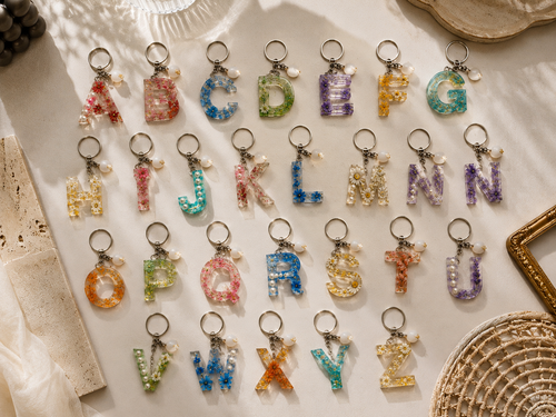 Floral Resin Alphabet Keychain – Personalized Initial Charm with Real Dried Flowers